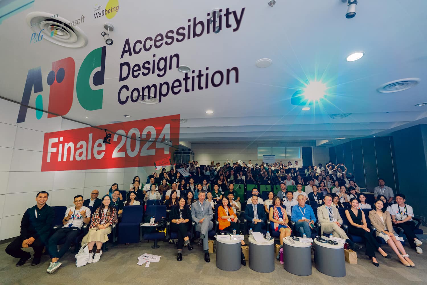 ADC 2024 brought together 126 participants from 25 universities across Vietnam and 50 industry professionals.