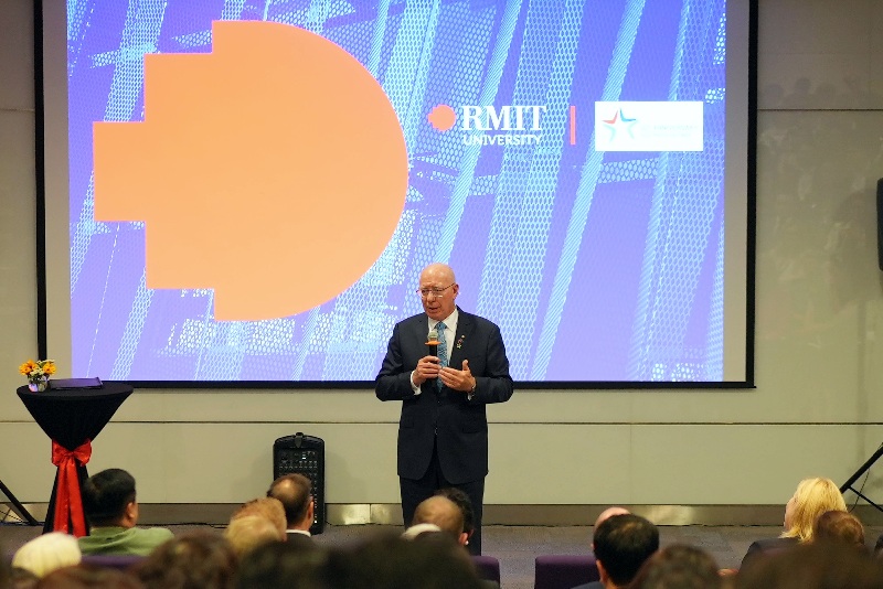 Alt Text is not present for this image, Taking dc:title 'australian-governor-general-david-hurley-delivered-his-welcoming-remarks-at-rmit-vietnam.jpg'