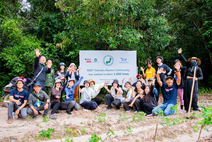 Vào ngày 18/7 vừa qua, bộ phận Quan hệ cựu sinh viên, Đại học RMIT, phối hợp với hai doanh nghiệp xã hội Joy Foundation và Keep Vietnam Clean thực hiện sáng kiến trồng cây đầy ý nghĩa. 